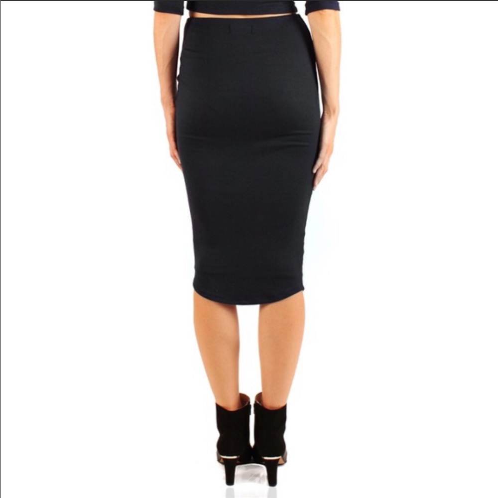 Black Stretch High Waisted Pencil Skirt - Picture 2 of 4